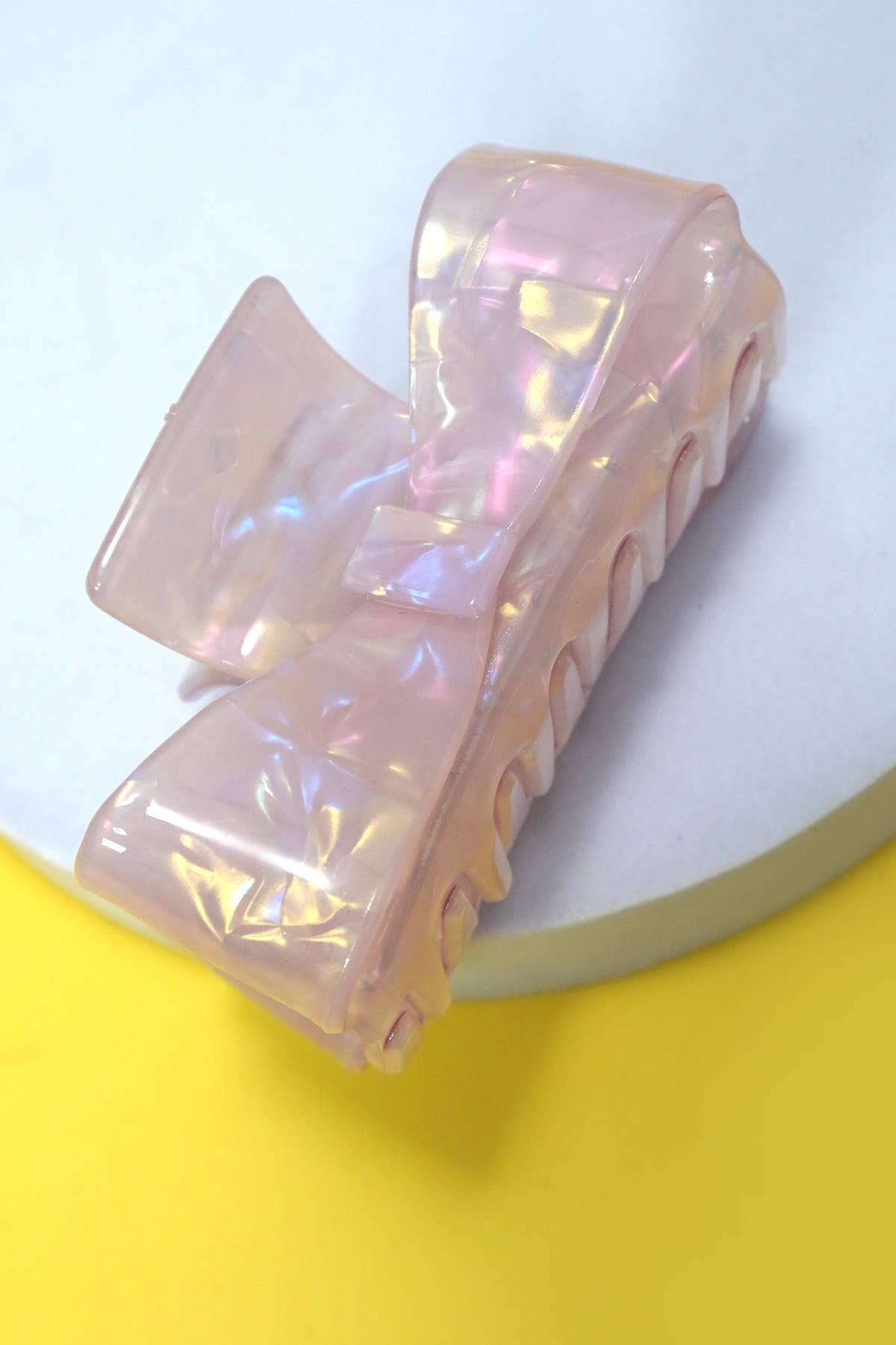 Pearl Bow Claw Clip