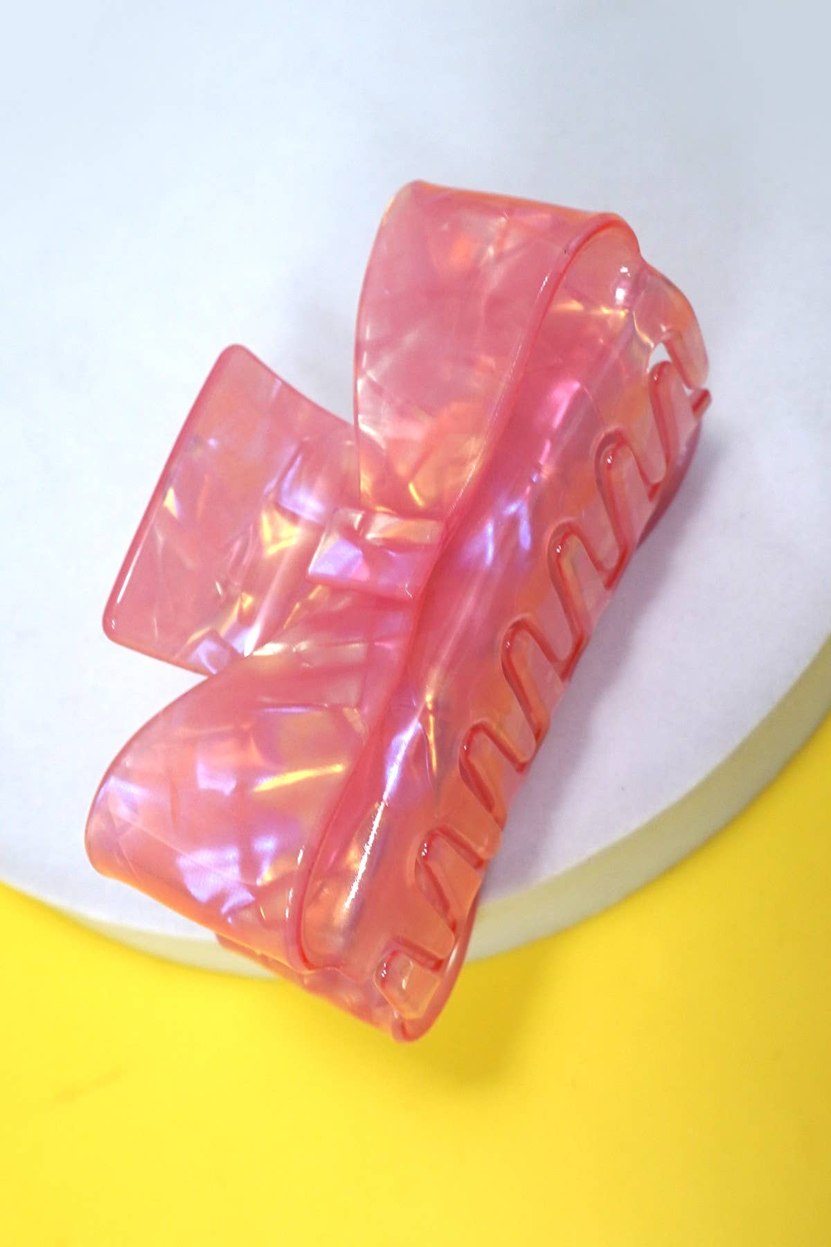 Pearl Bow Claw Clip