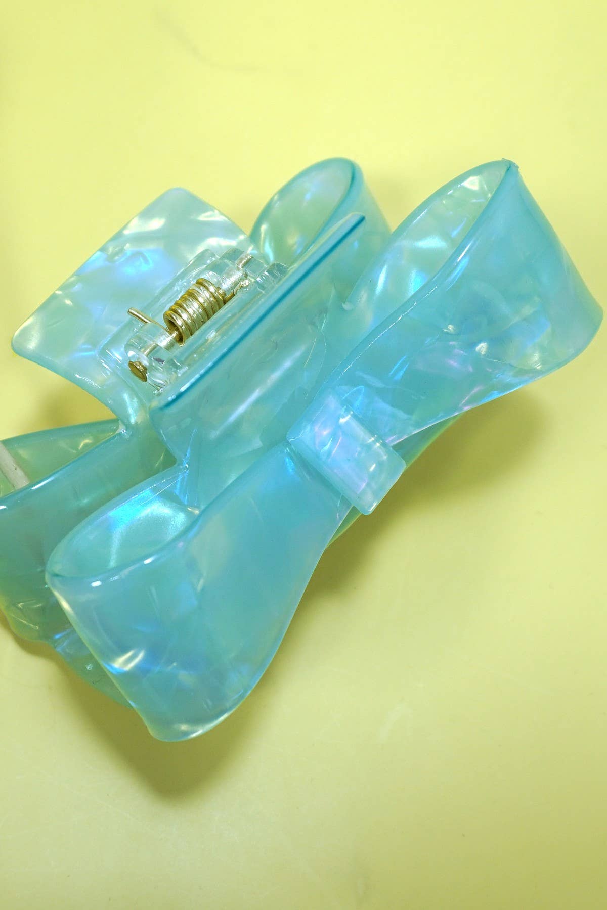 Pearl Bow Claw Clip