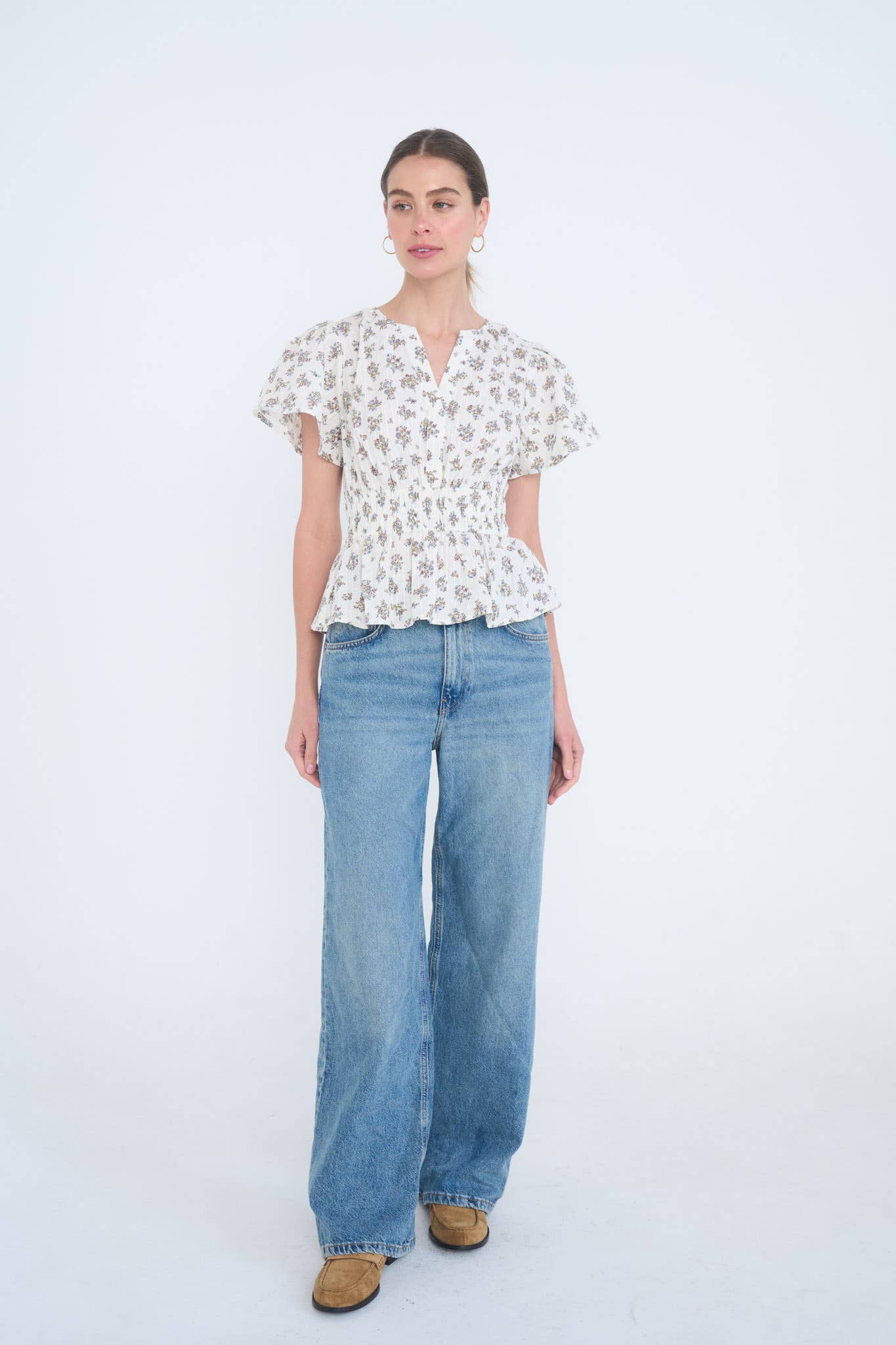FLORAL CLIP DOT SPLIT NECK BELL SLEEVE TOP: DUSTY BLUE MULTI