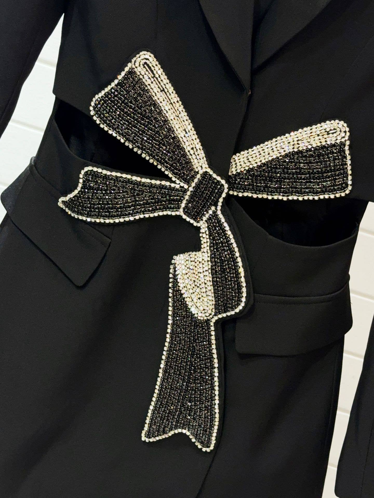 BL10Y Slim Suit Dress with Diamond Bow & Waist Cutout: Long sleeves / English / M